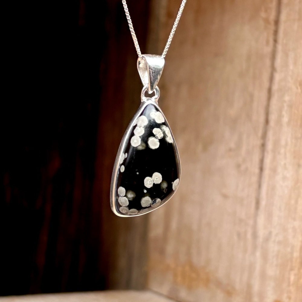 Galaxy Obsidian Necklace - Picture 10 of 15